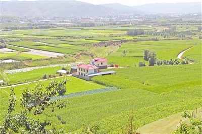     水常清，產業(yè)興，百姓富。