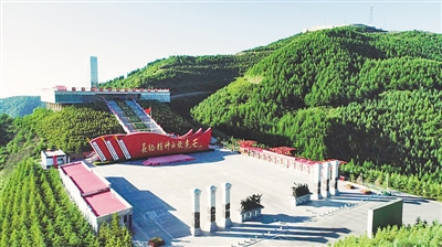 <p>　　六盤山長征景區(qū)。</p>