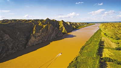 <p>　　　　十里長峽十里景。</p>