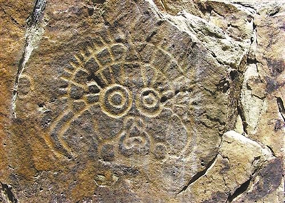 <p>　　　　太陽(yáng)神巖畫(huà)</p>
