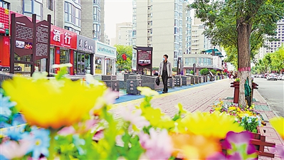 <p>　　背街巷道改造。</p>