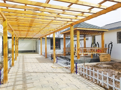 <p>　　關(guān)渠村的美麗庭院。</p>