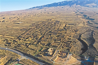 <p>　　羅山?jīng)_積扇上曾經(jīng)的村莊。本報(bào)實(shí)習(xí)生　彭斌　攝</p>