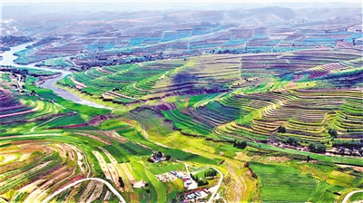 <p>　　城鄉(xiāng)供水一體化為鄉(xiāng)村振興賦能。</p>