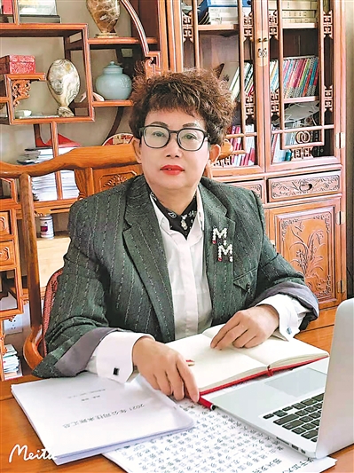<p>　　自治區(qū)人大代表孫莉榮。</p><p>　　（圖片由受訪者提供）</p>